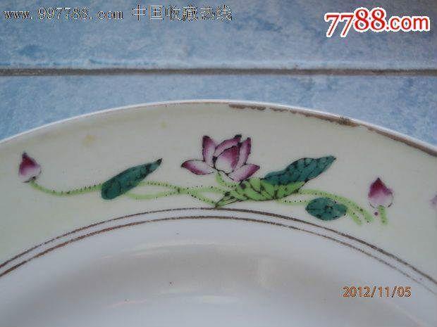 文革景德镇光明瓷厂手绘黄地粉彩荷花大赏盘