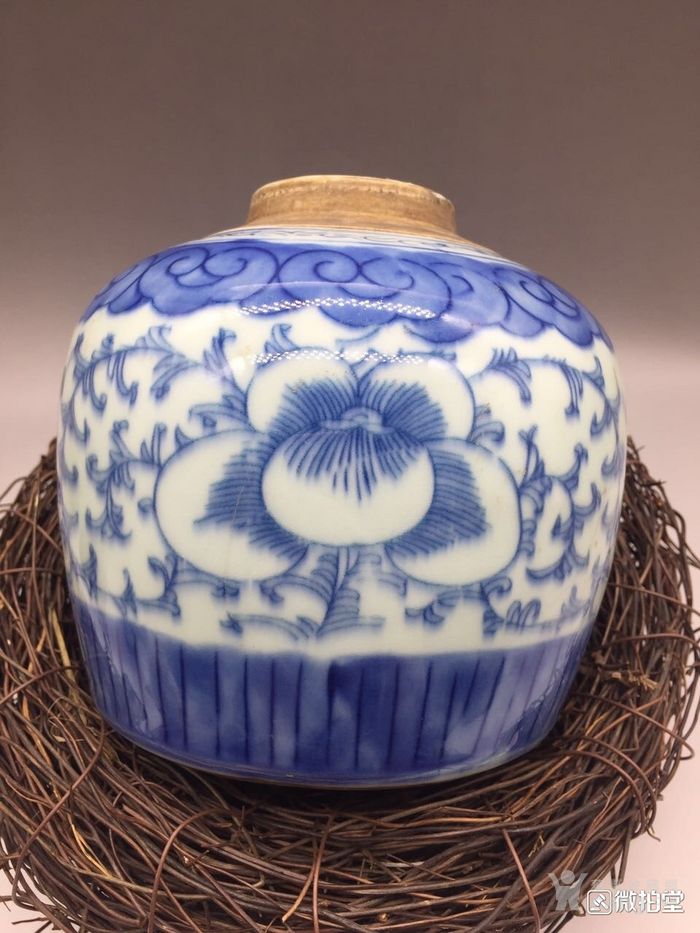 清代青花缠枝莲喜字茶叶罐图片