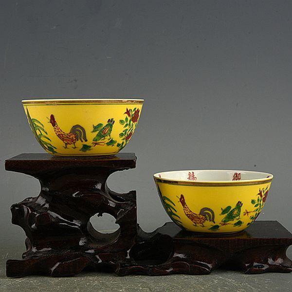 明成化御赐万贵妃专用款黄釉斗彩描金鸡缸杯3