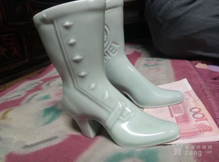 描述:物以稀为贵,80年代瓷器高跟鞋