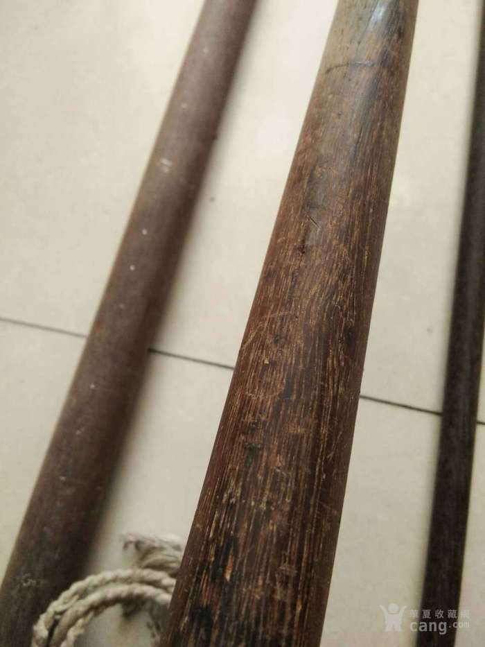地摊交易区所展示的物品交易信息,其真实性、准确性和合法性由信息发布人负责,华夏收藏网不承担任何法律责任。 华夏收藏网有两种交易模式,1、买卖双方私下协商自行交易;2、买卖双方委托华夏收藏网代理交易。 凡是用户私下交易免费,但本网不承担任何责任。华夏收藏网提醒:为保障您的利益,推荐您选择委托华夏收藏网代理交易,具体安全交易方法如下: 代理交易其运作的实质是以华夏收藏网为货与款转移的中介,提供让买卖双方都放心货款转移的一种服务。 1、买卖双方通过看图、交流达成交易意向,买家将货款作为押金汇至本网,本网收到押金