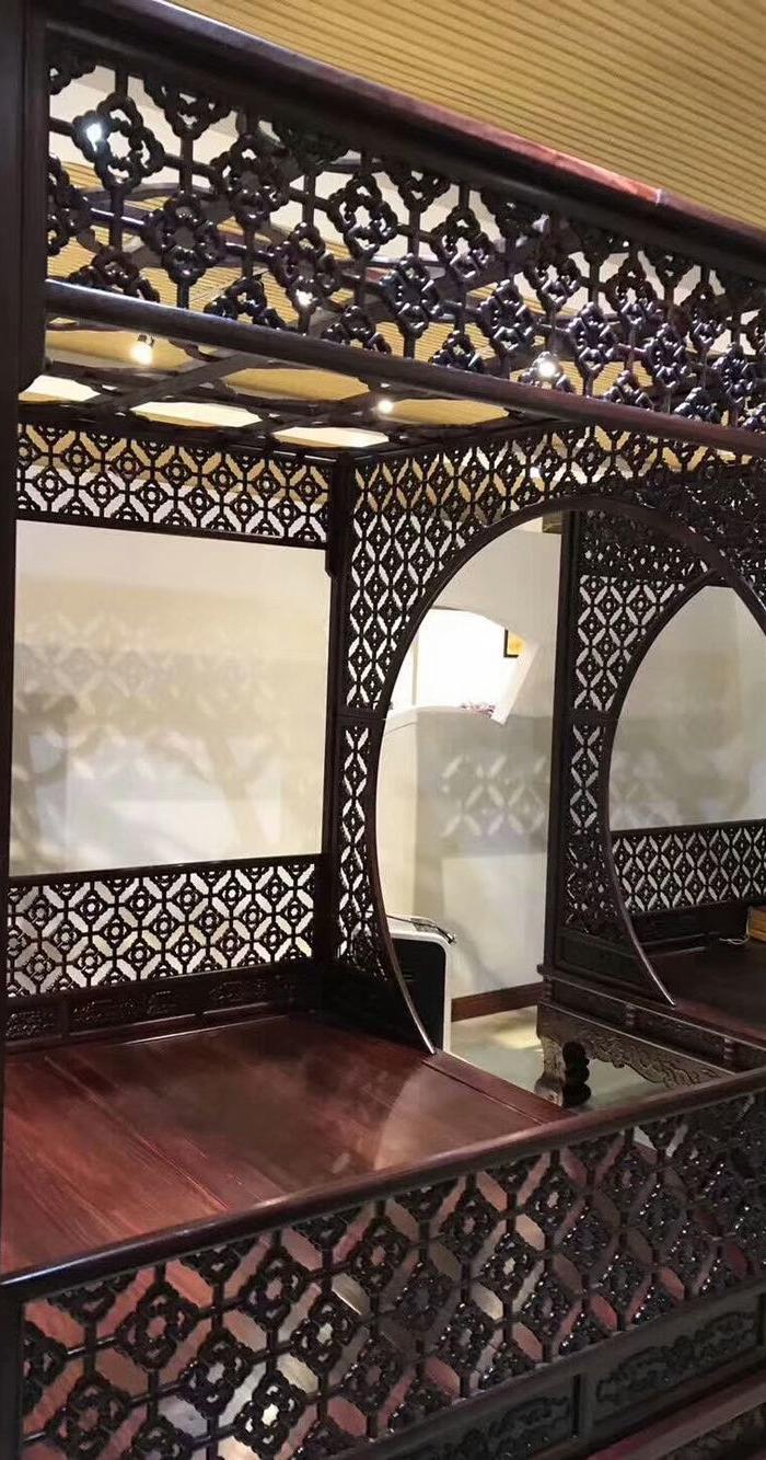 描述:赞比亚血檀 精品榫卯 红木实木家具。