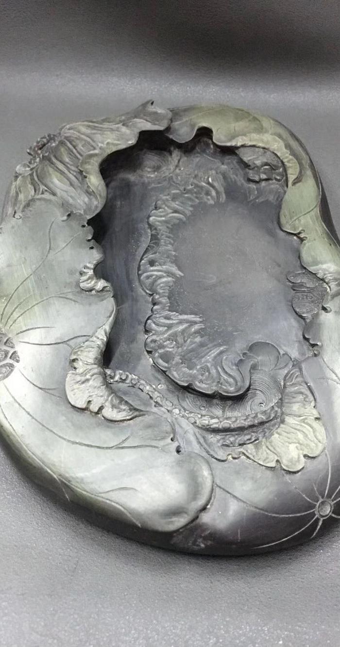 晩清名家王垿款荷趣端砚