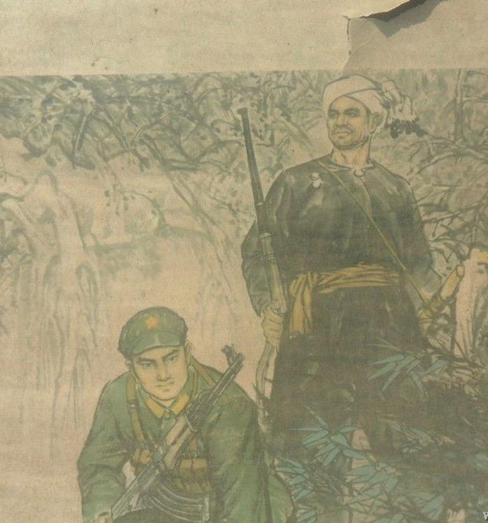 文革画游击队员拿 打日本鬼子画_文革画游击队