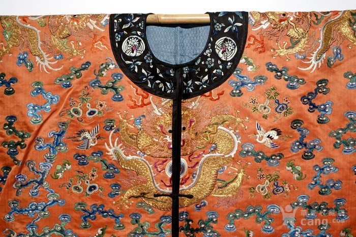中国古代丝绸长袍