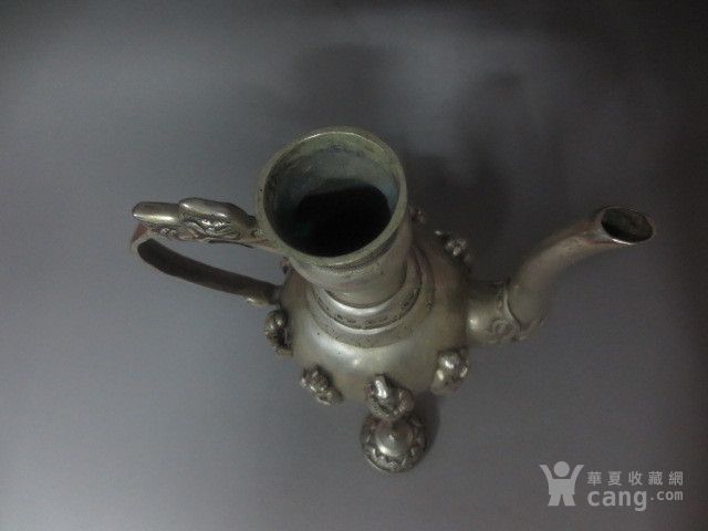 地摊交易区所展示的物品交易信息,其真实性、准确性和合法性由信息发布人负责,华夏收藏网不承担任何法律责任。 华夏收藏网有两种交易模式,1、买卖双方私下协商自行交易;2、买卖双方委托华夏收藏网代理交易。 凡是用户私下交易免费,但本网不承担任何责任。华夏收藏网提醒:为保障您的利益,推荐您选择委托华夏收藏网代理交易,具体安全交易方法如下: 代理交易其运作的实质是以华夏收藏网为货与款转移的中介,提供让买卖双方都放心货款转移的一种服务。 1、买卖双方通过看图、交流达成交易意向,买家将货款作为押金汇至本网,本网收到押金