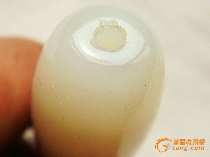 地摊交易区所展示的物品交易信息,其真实性、准确性和合法性由信息发布人负责,华夏收藏网不承担任何法律责任。 华夏收藏网有两种交易模式,1、买卖双方私下协商自行交易;2、买卖双方委托华夏收藏网代理交易。 凡是用户私下交易免费,但本网不承担任何责任。华夏收藏网提醒:为保障您的利益,推荐您选择委托华夏收藏网代理交易,具体安全交易方法如下: 代理交易其运作的实质是以华夏收藏网为货与款转移的中介,提供让买卖双方都放心货款转移的一种服务。 1、买卖双方通过看图、交流达成交易意向,买家将货款作为押金汇至本网,本网收到押金