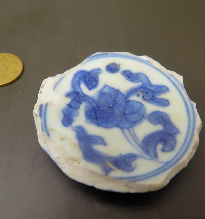 清康熙早期青花折纸牡丹纹瓷片标本大清年制款