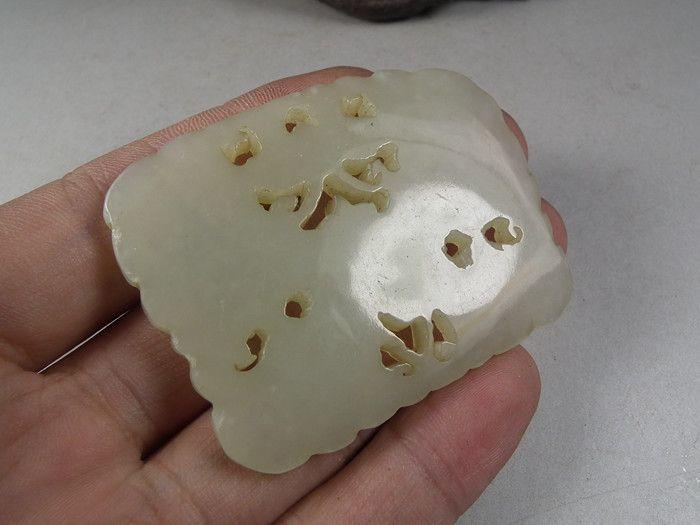 老和田青白玉表面浅打洼镂空蝶恋花大佩_老和