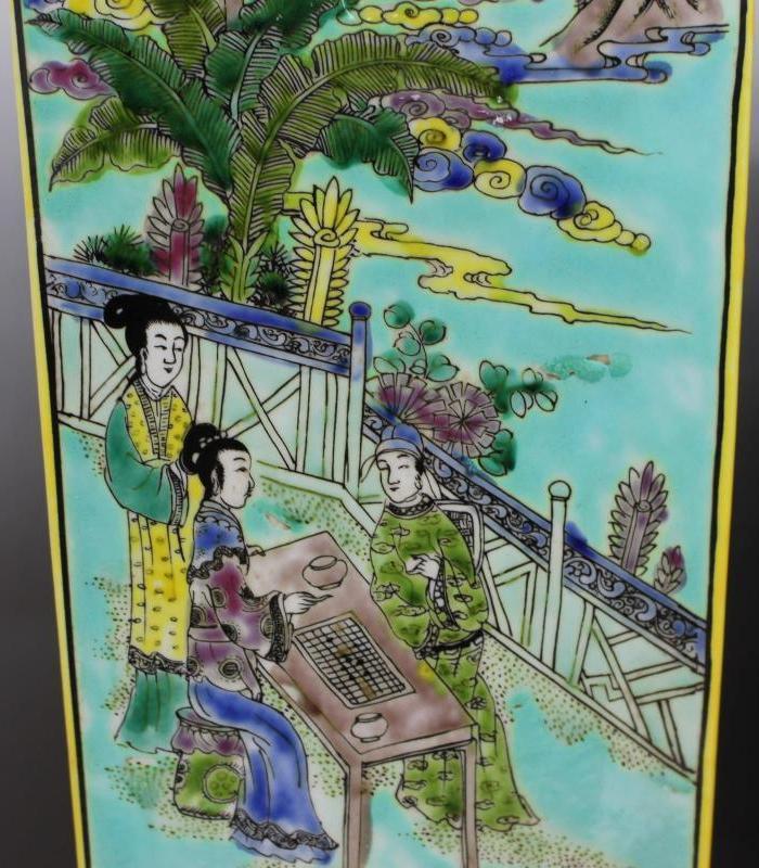 绿地粉彩人物故事天圆地方花瓶_绿地粉彩人物