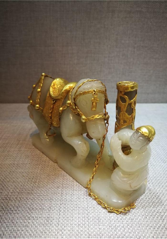 和田玉包金人马像_和田玉包金人马像价格_和田玉包金人马像图片_来自藏友轩雅珍品收藏_玉器_地摊交易_华夏收藏网 cang.com