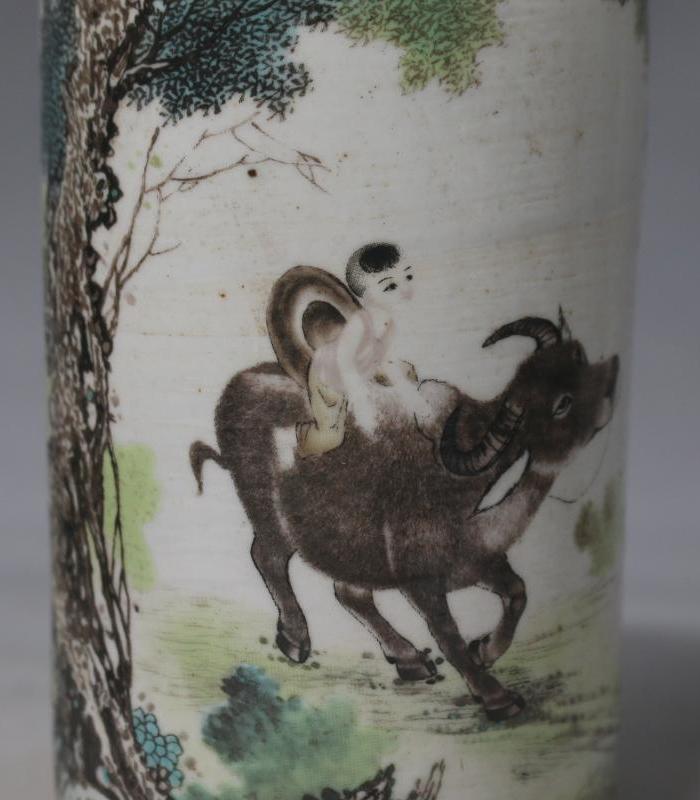 民国粉彩牧童骑黄牛笔筒