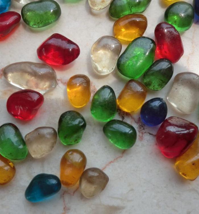 塔基出吐七彩舍利子