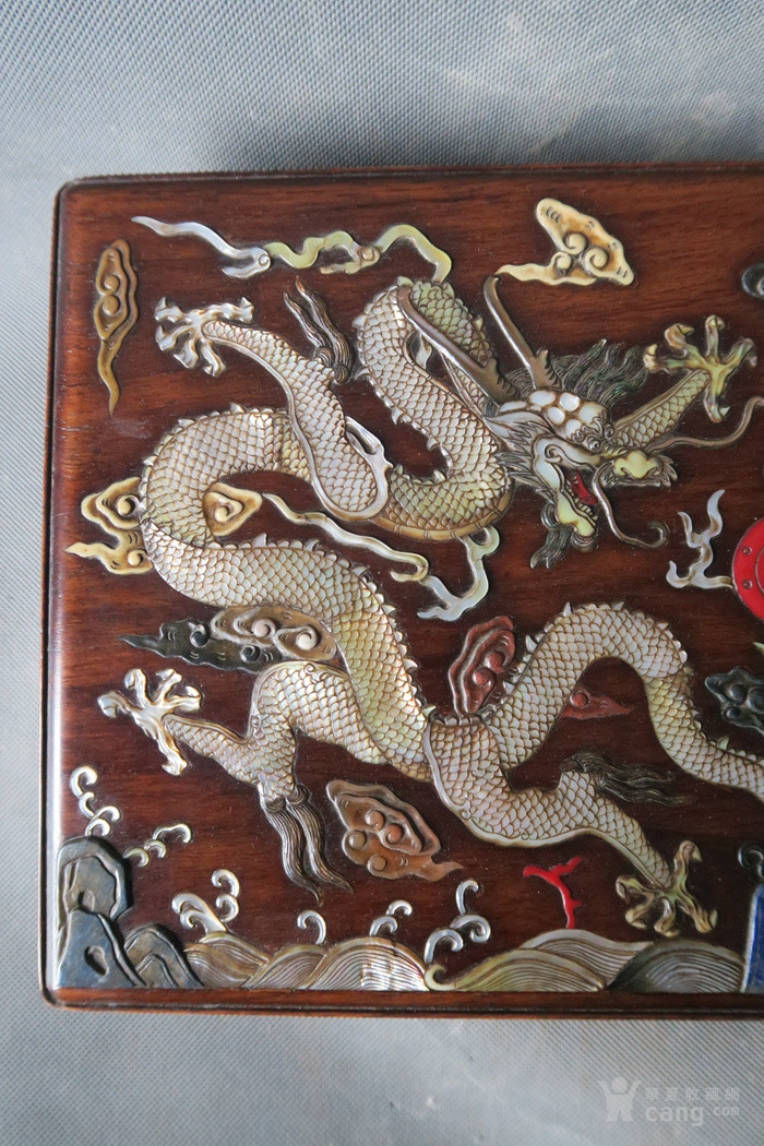黄花梨龙戏珠方盒一对