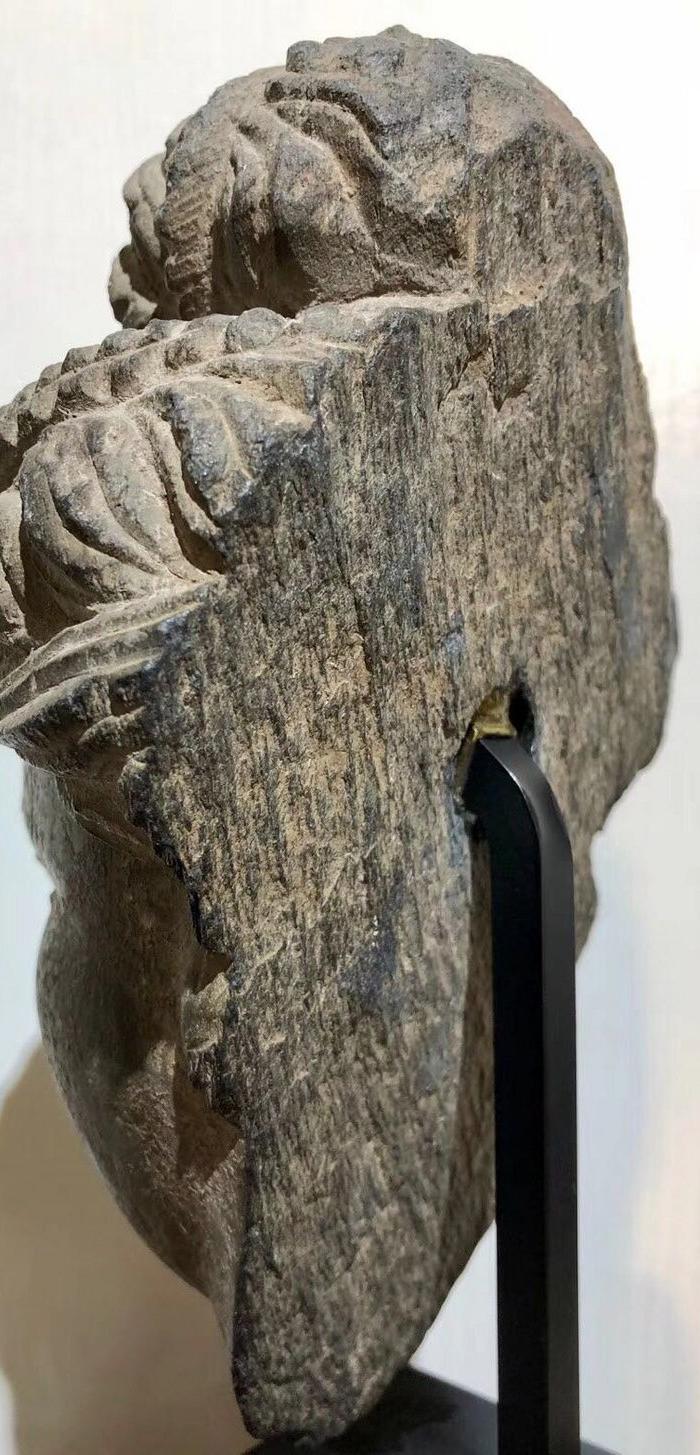 公元二到三世纪 北印度贵霜王朝犍陀罗石雕佛