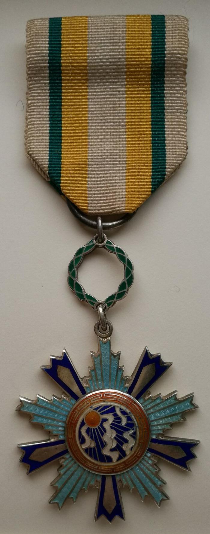 及其少见中华民国光华奖章一级甲等,银质