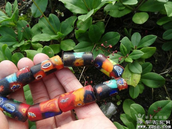 大开门品相好的一对清代老琉璃手链