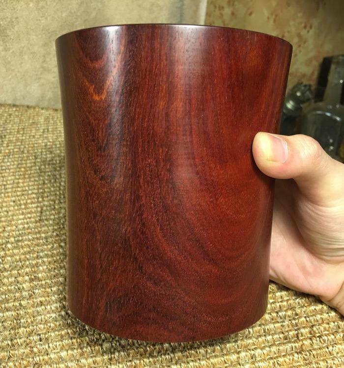 紫檀或血檀木笔筒