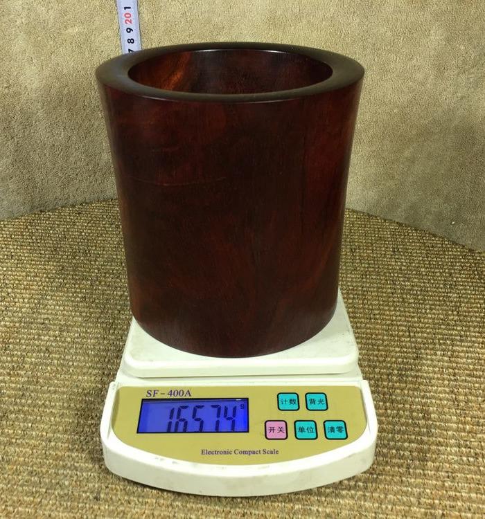 紫檀或血檀木笔筒