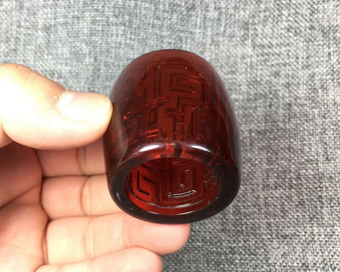 闽越会馆 清代血珀回纹扳指 琥珀
