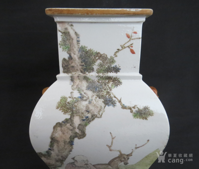 金品卿 浅绛彩花鸟人物瓶