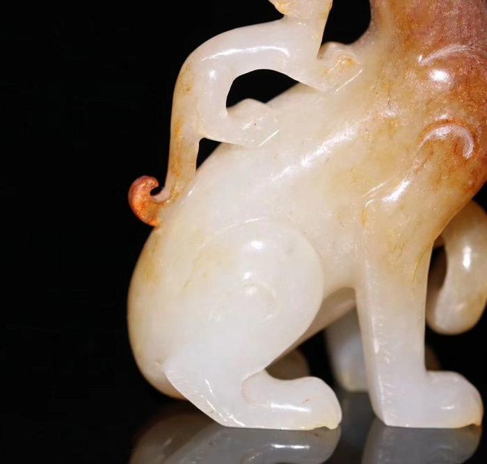 *玉瑞兽子母玉件