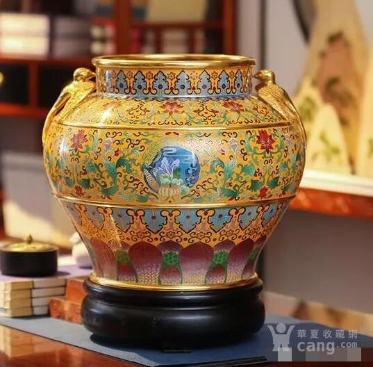 描述:景泰蓝海晏河清 景泰蓝海晏河清 霍铁辉王树文联袂创作 景泰蓝海晏河清 纪念中国改革开放40周年 景泰蓝海晏河清 实拍图片展示限量发行 景泰蓝海晏河清 景泰蓝花丝镶嵌两大非遗技艺 搜索关注*公众号cangpingou抢藏7折精品好礼。 礼品购贵宾专线:4000682015,13520255515,18010156127。增值礼品金牌顾问(杨老师)等您来电哦!!!!前10名打进电话的朋友*会获赠纪念金钞一块(机会不容错过,电话订购更靠谱)!礼品购温馨提示:此产品价格为当日价格,购买时需咨询