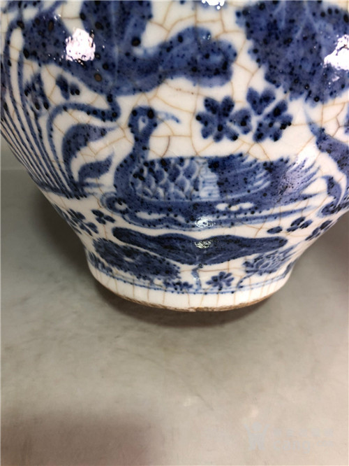 元青花开片鸳鸯戏水罐