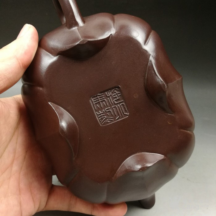 施小马款筋纹四方紫砂壶