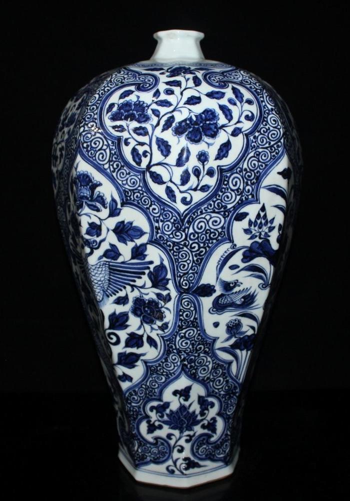 元青花凤穿牡丹纹多棱梅瓶46 27