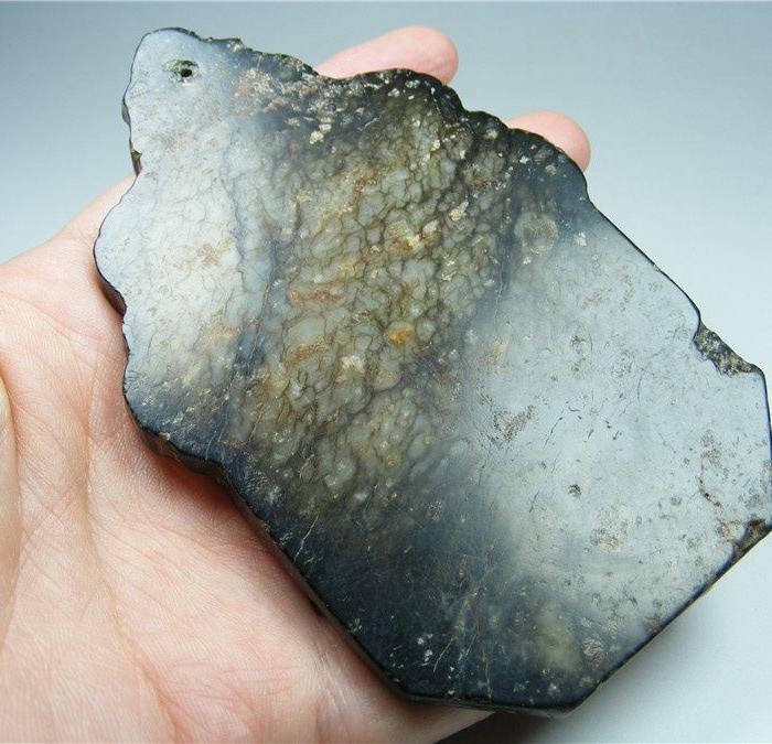 至少二三十年的和田青玉老提油仿古做旧带黑褐