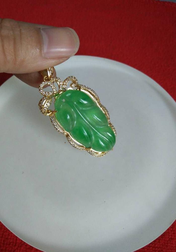 天然冰种翡翠树叶翠