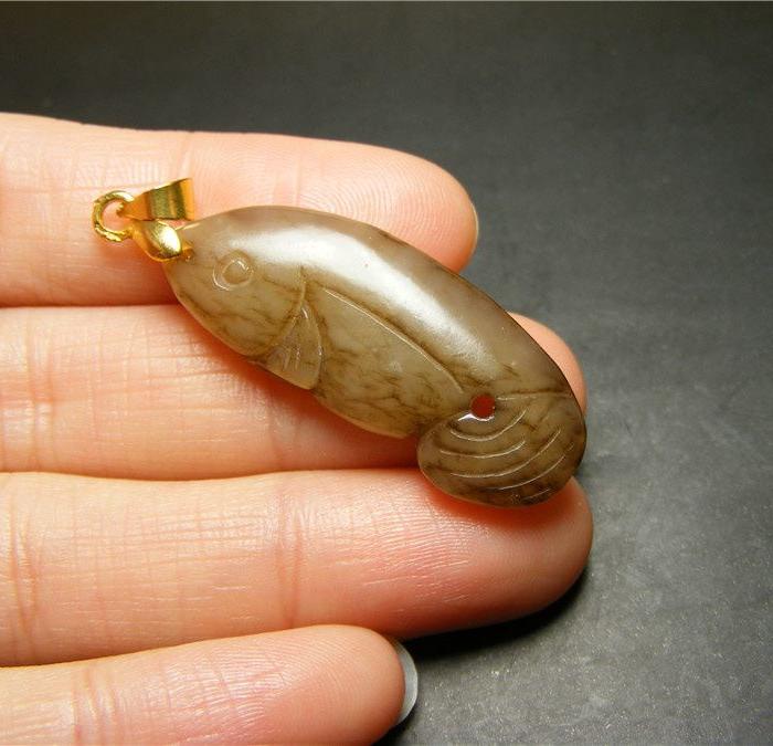 至少二三十年的和田青白玉老提油带黑沁双面工