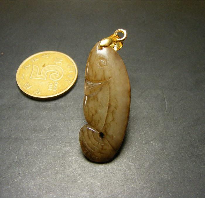 至少二三十年的和田青白玉老提油带黑沁双面工