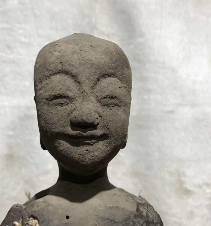 一个清代木偶同男,神态不错,