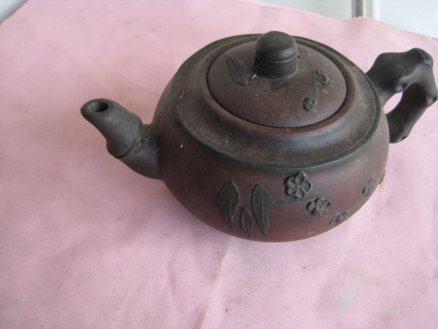 造形漂亮的名家潘杏华大师的梅庄紫砂壶