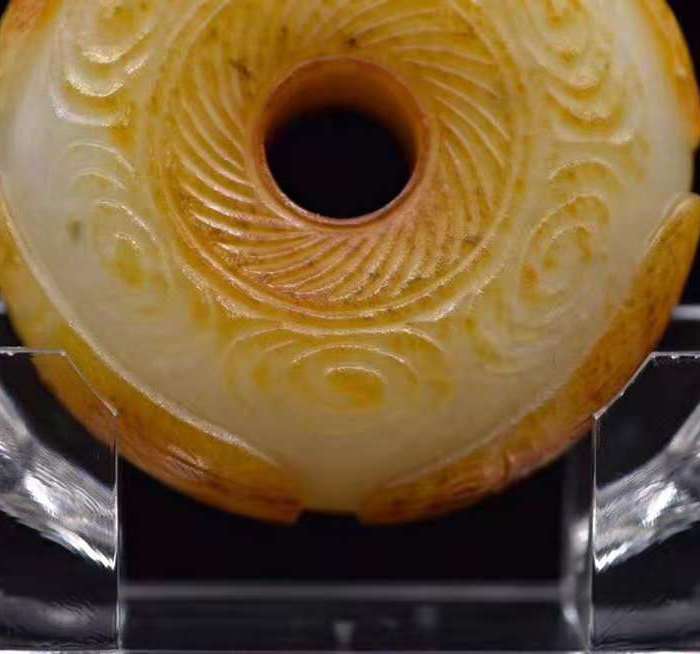 和田玉威震四方平安扣