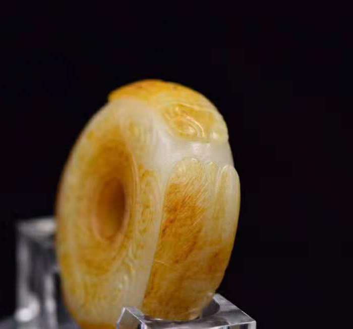 和田玉威震四方平安扣