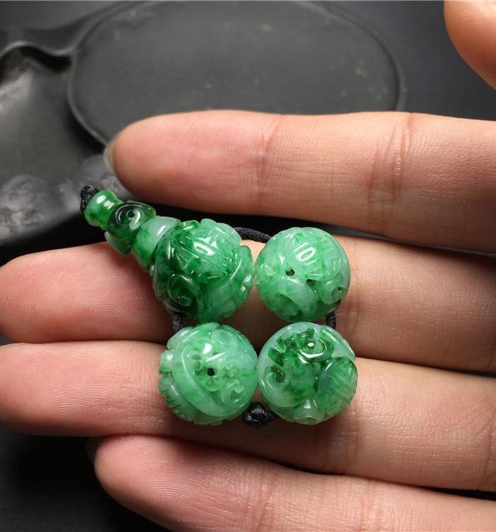 玉泉文玩c77创汇期糯冰种满绿翡翠团寿龙纹三