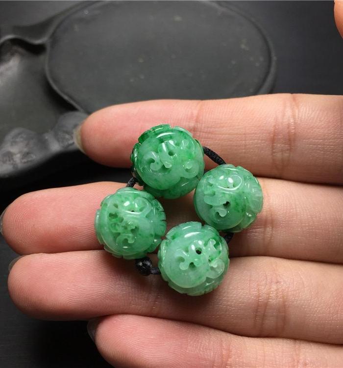 玉泉文玩c77创汇期糯冰种满绿翡翠团寿龙纹三