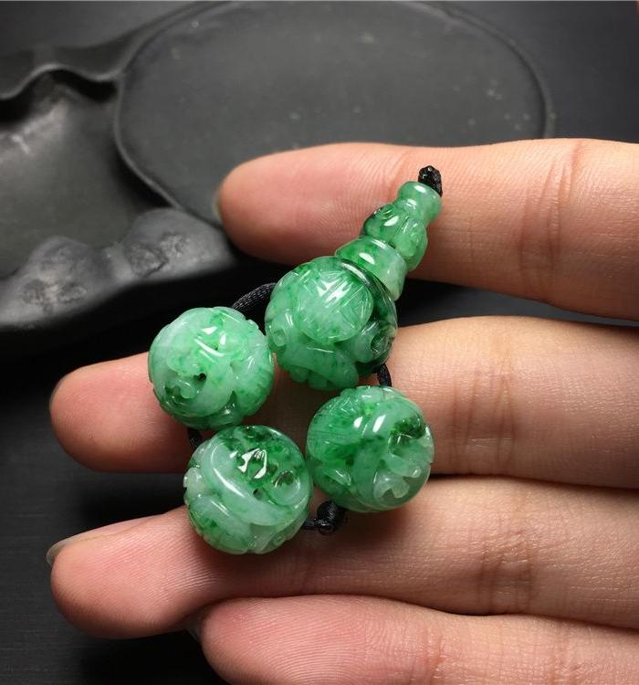 玉泉文玩c77创汇期糯冰种满绿翡翠团寿龙纹三