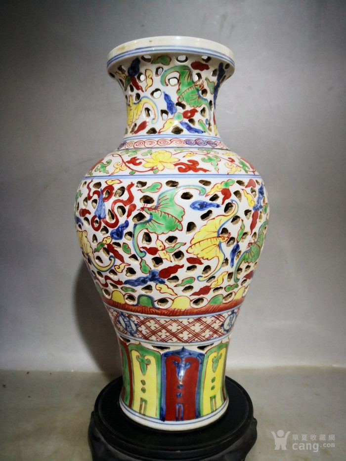 明万历粉彩瓶 高40cm 宽20cm