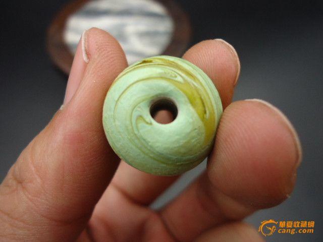 青州墓*绞胎琉璃珠子一对