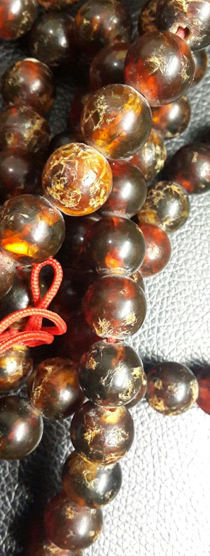                 描述:老血珀珠子