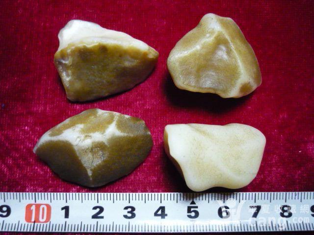 新疆哈密地表蛋白石籽料