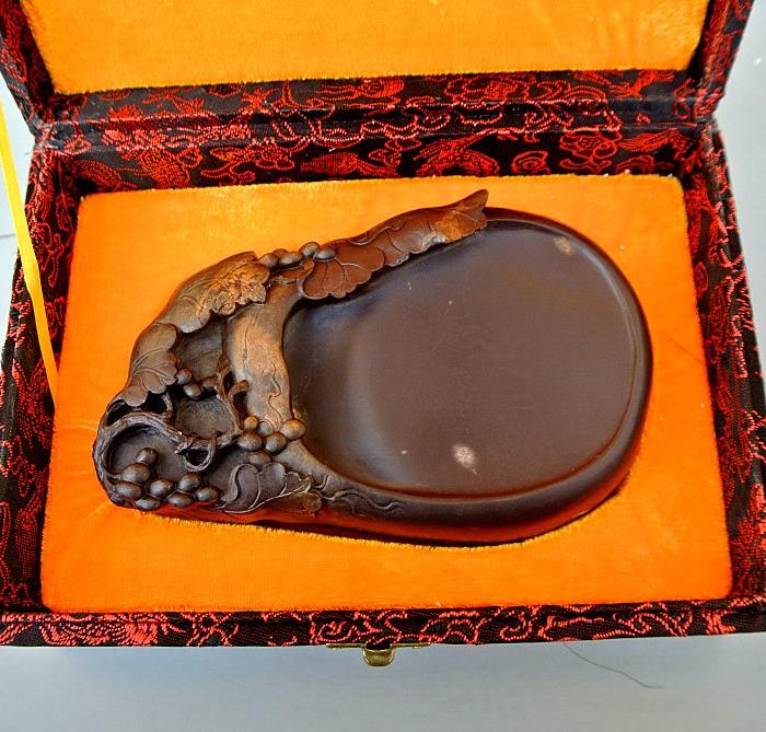 端砚台1252之坑仔葡萄砚(细腻 黄龙纹 翡翠斑)送锦盒