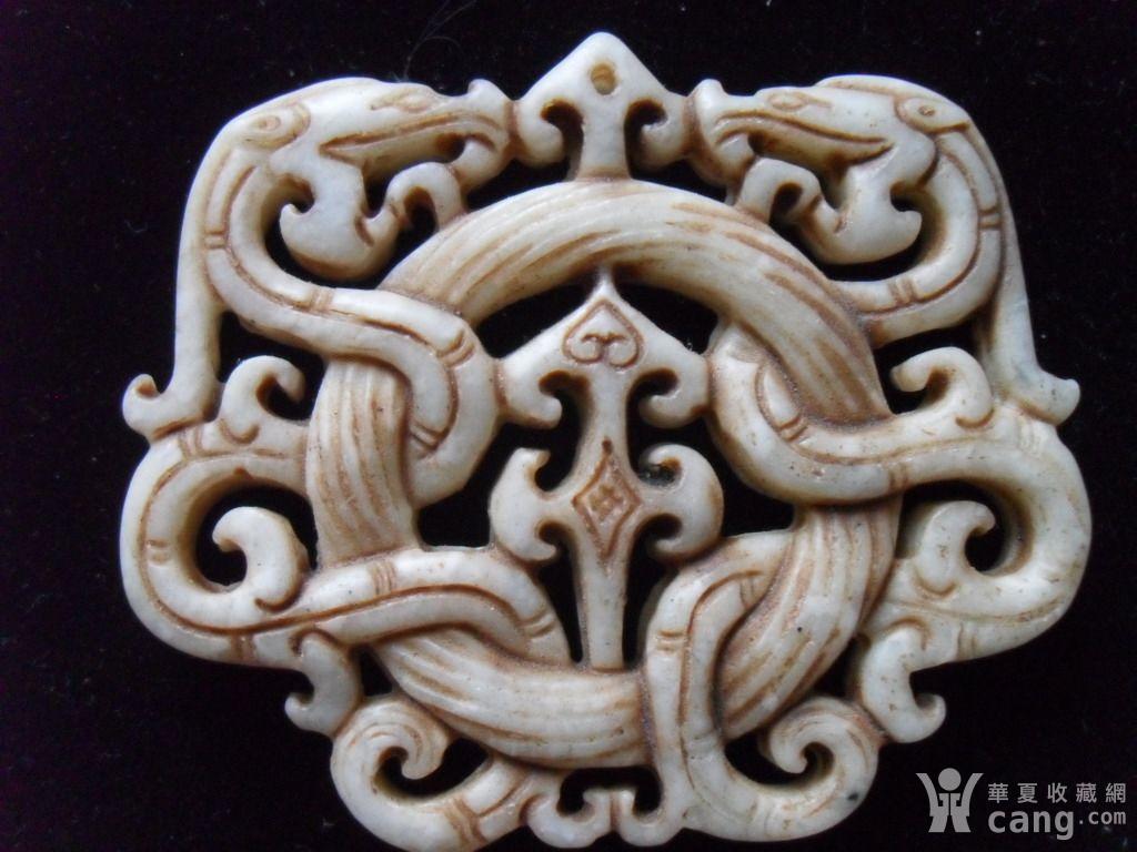 收藏多年的明清时期的老古玉佩《双龙戏珠》