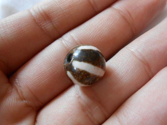 【藏传】老邦迪克 木化石 圆天珠 有包浆 本钱出售只赚人气