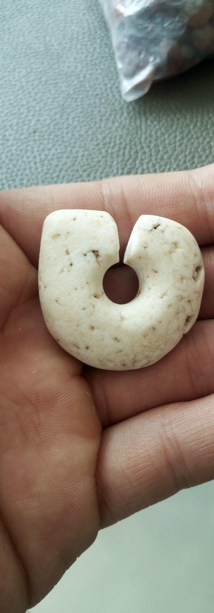 红山文化鸡骨白玉