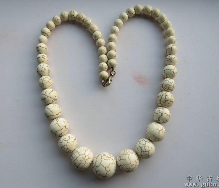 漂亮开门的白松石项链